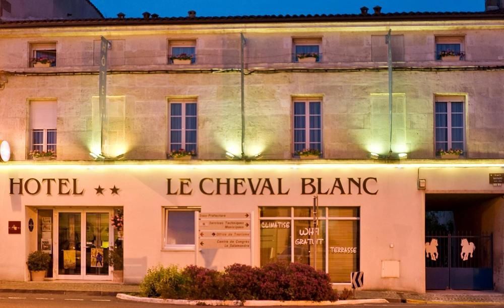 Cit'Hotel Le Cheval Blanc Cognac Centre Exterior foto